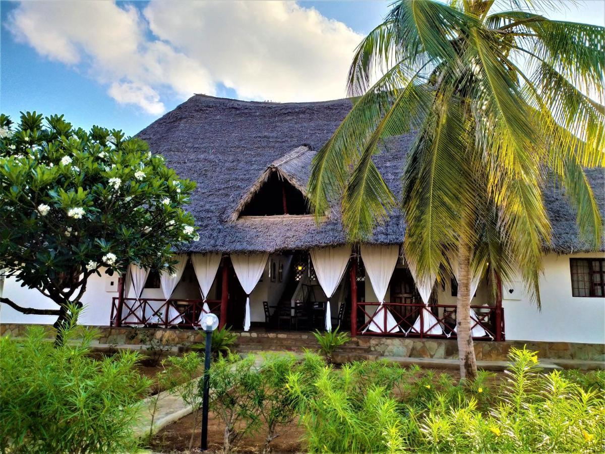 Karibuni Jeds Villas 85 & 86 Mambrui エクステリア 写真